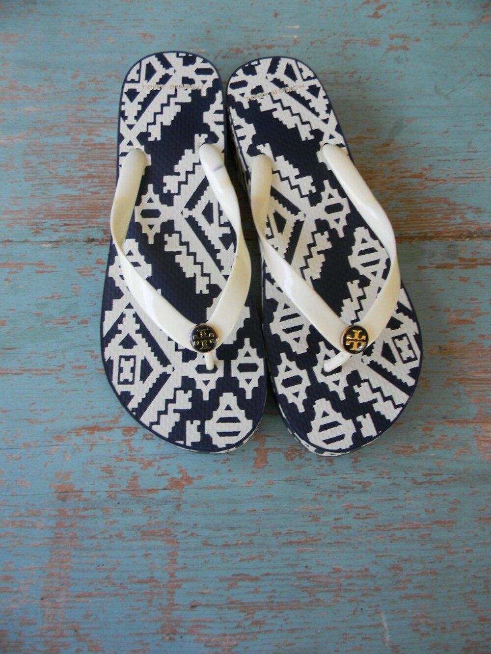 TORY BURCH NAVY BLUE/CREAM GEOMETRIC PLATFORM WEDGE FLIP FLOPS SZ 10-10.5